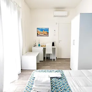 https://musumecis-rooms-catania.catania-hotels.net